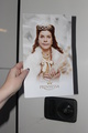 Peräti 59 Vaasan Retkeilijöiden jäsentä kävi 16.11. katsomassa
Tampereen Työväenteatterissa musikaalin  Prinsessa. Tarina Anna Lappalaisesta, joka vietti 50 vuotta Kellokosken mielisairaalassa, satutti ja viehätti.
Esitys oli hyvä, musiikki upeaa  ja ohjelmalehtinenkin harvinaisen komea.